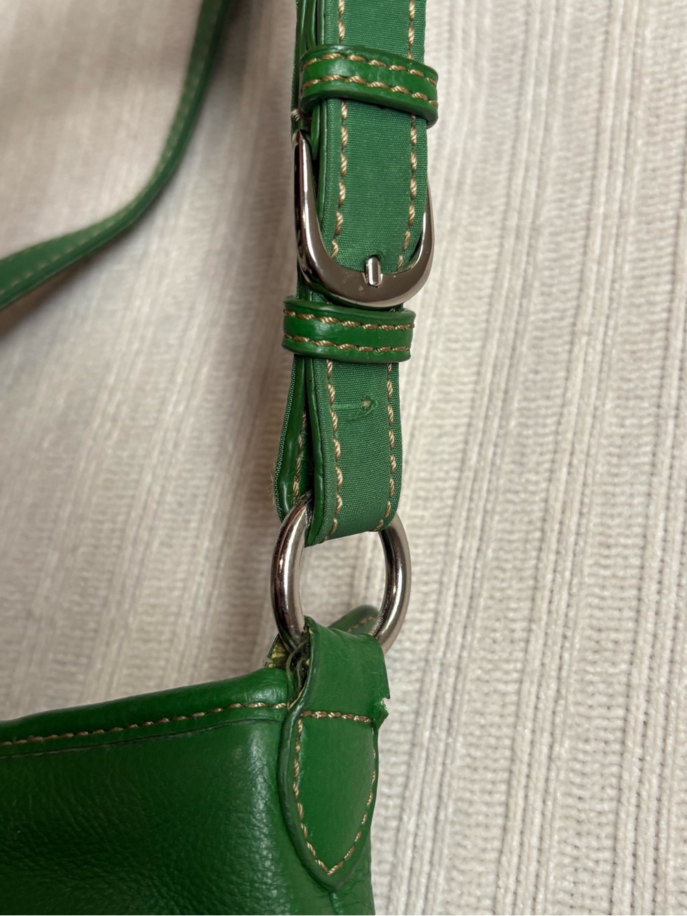 The Sak Bright Green Leather Crossbody Bag - Picture 4 of 12